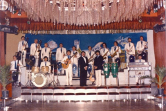056-amigo-los-satelites