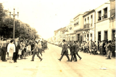 Avenida Alfonso Molina  nunha procesión de Sna Cristóbal